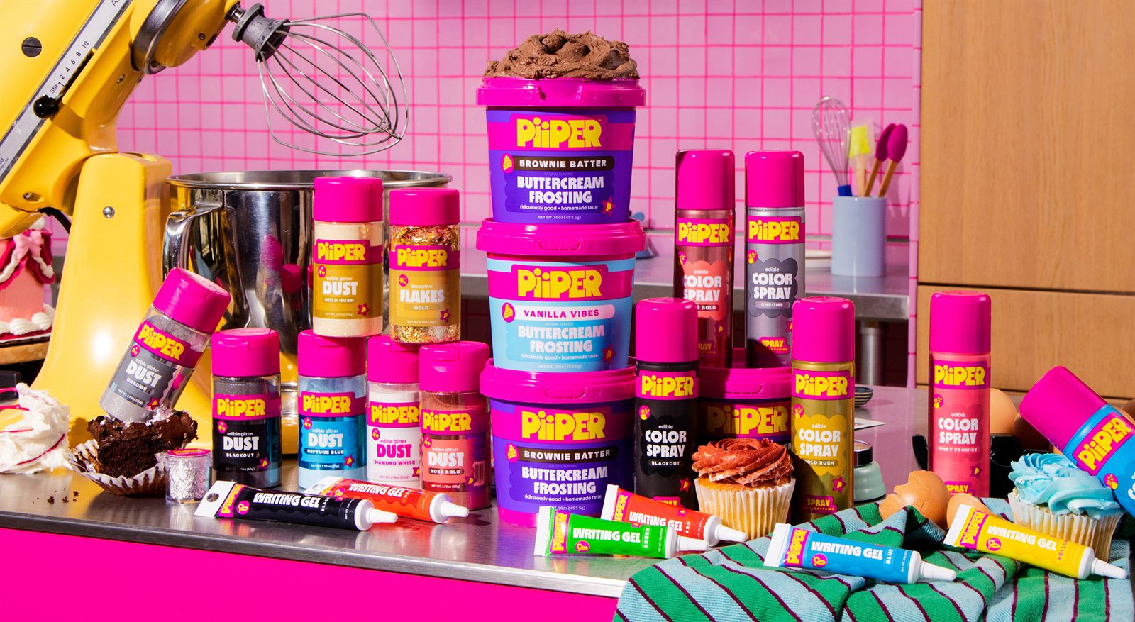 PiiPER colorful baking line - frostings, color sprays, dusts and writing gels